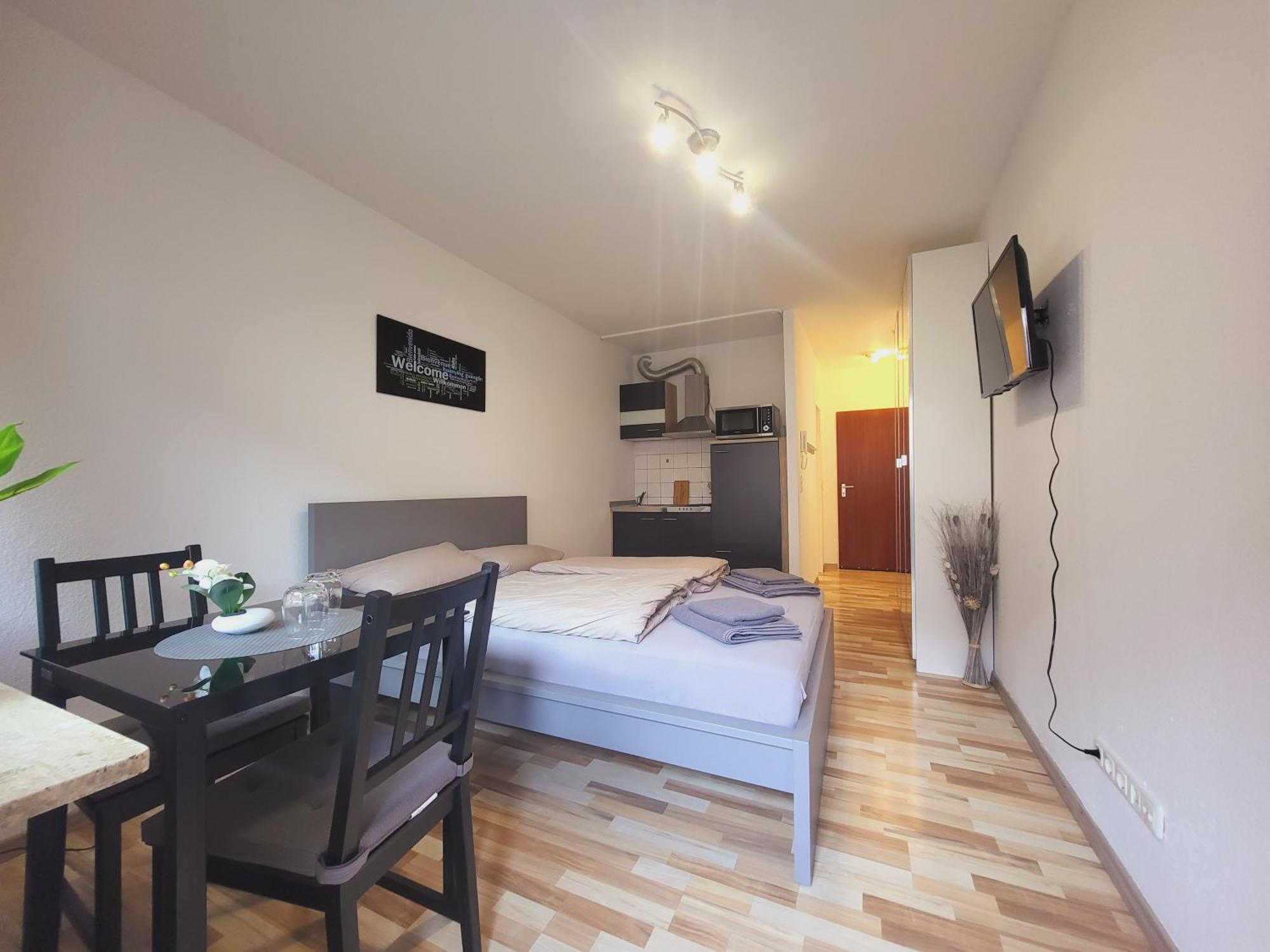 Zentrales Apartment Mit Balkon Und Parkplatz Трир Экстерьер фото