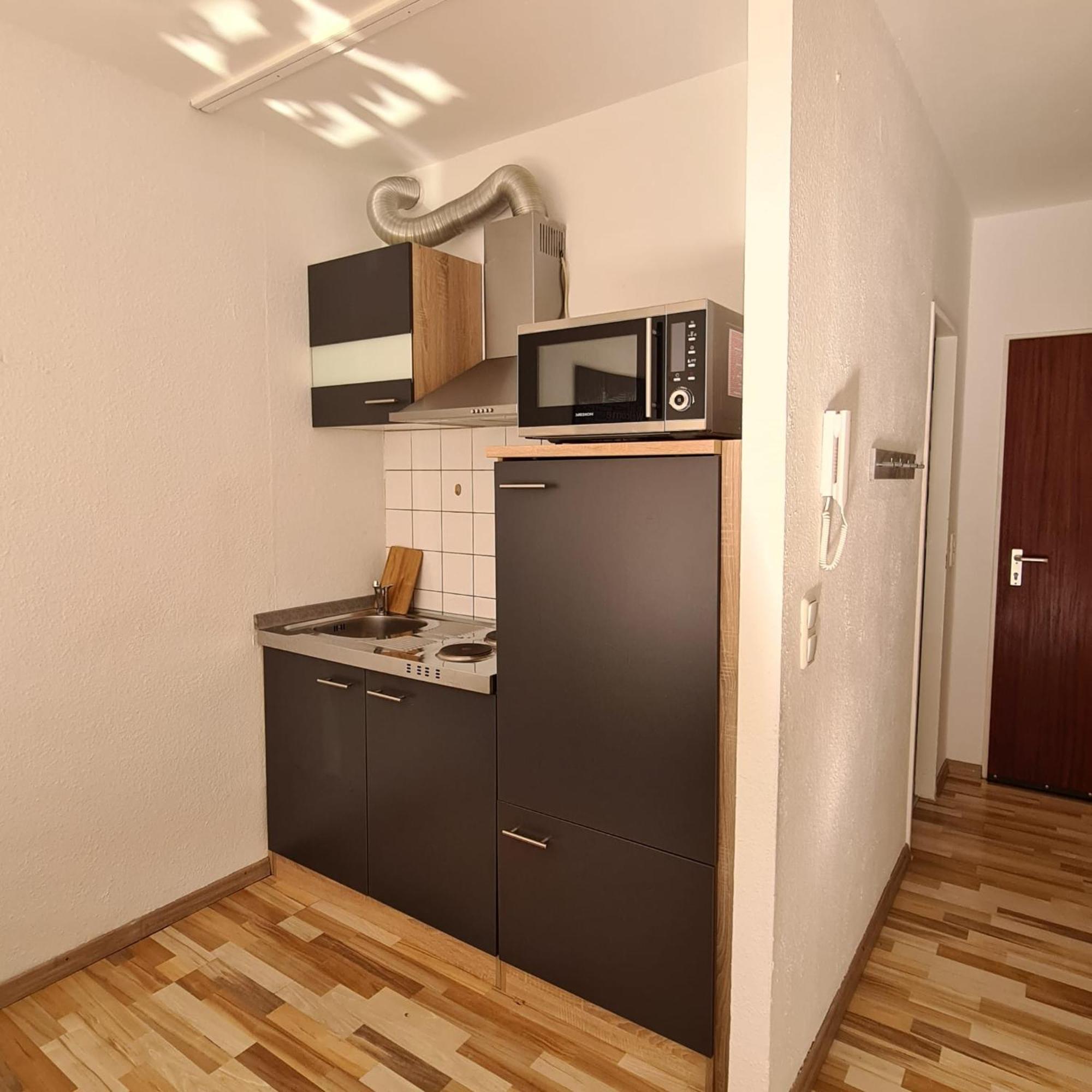 Zentrales Apartment Mit Balkon Und Parkplatz Трир Экстерьер фото